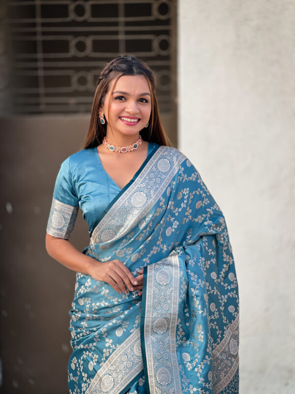 Banarasi Antique Silk With Jaal Zari Weaves Saree