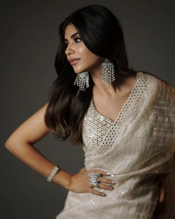 White Organza Saree With Sequence & Thread Work Embroidery - Image 2