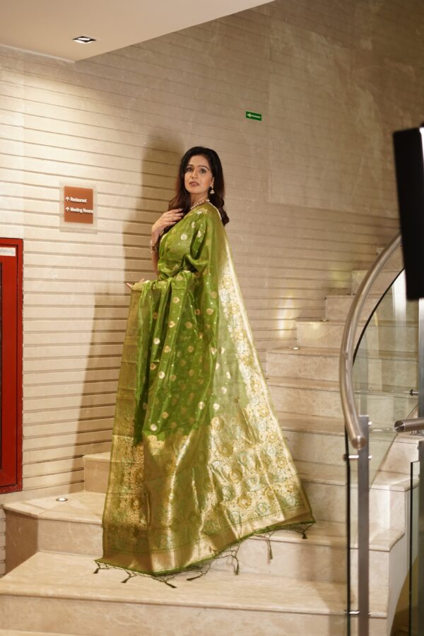 Mehndi Green Organza Sarees With Small Floral Weaves - Image 4
