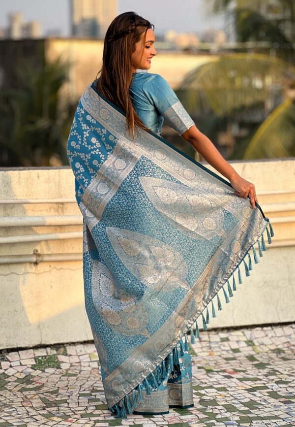 Banarasi Antique Silk With Jaal Zari Weaves Saree - Image 4