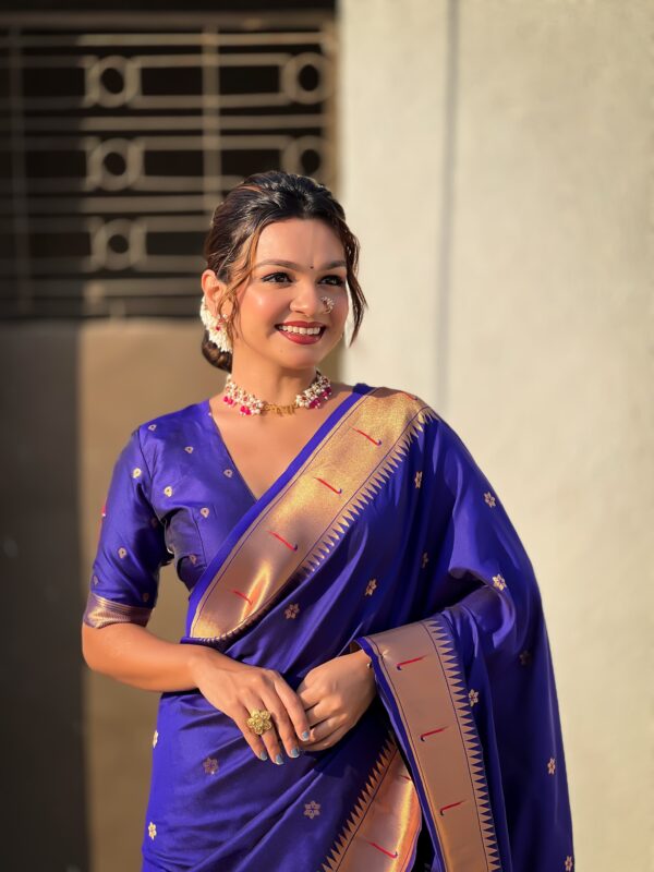 Soft Silk Nevy Blue Sarees With Floral Motifs - Image 2