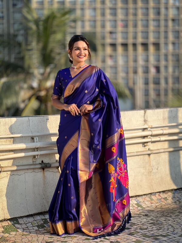 Soft Silk Nevy Blue Sarees With Floral Motifs - Image 3