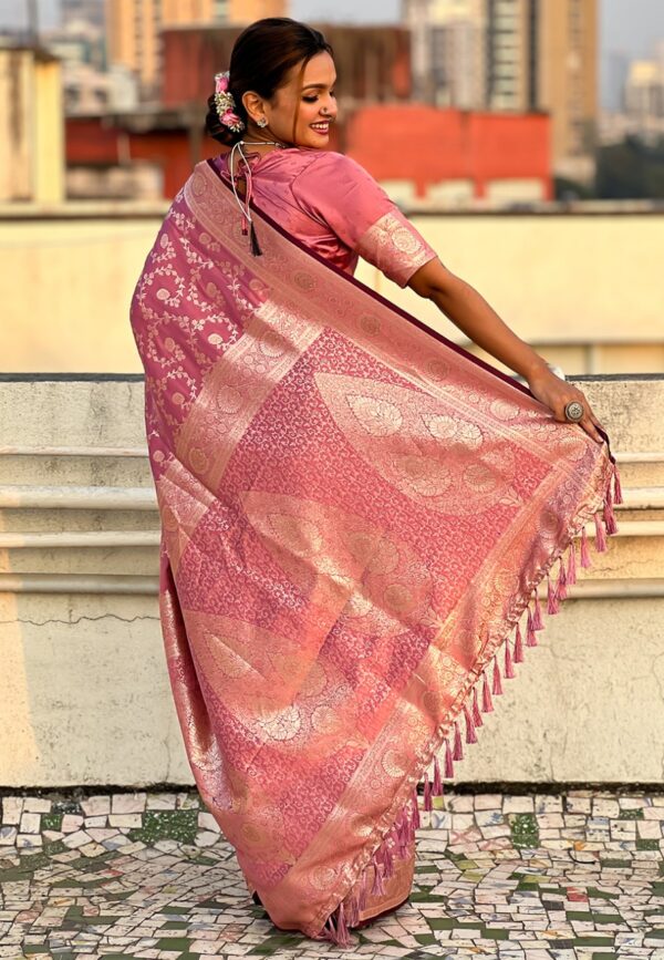 Pink Antique Silk Sarees With Zaal Zari Weaves - Image 4