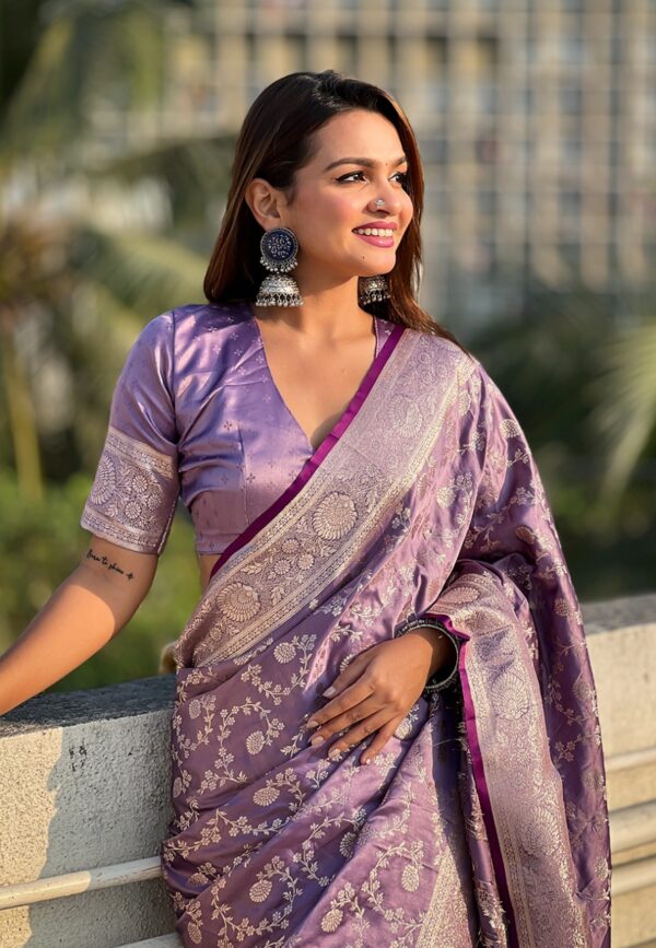 Lavender Colour Silk Sarees With Zaal Zari - Image 2