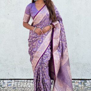 weaving silk saree